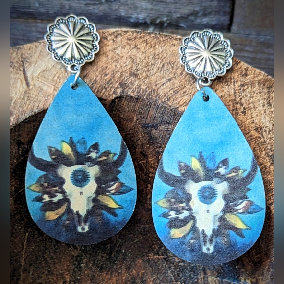 2/$12 NWT Boho Western Blue Bull Post Earrings - Picture 3 of 7